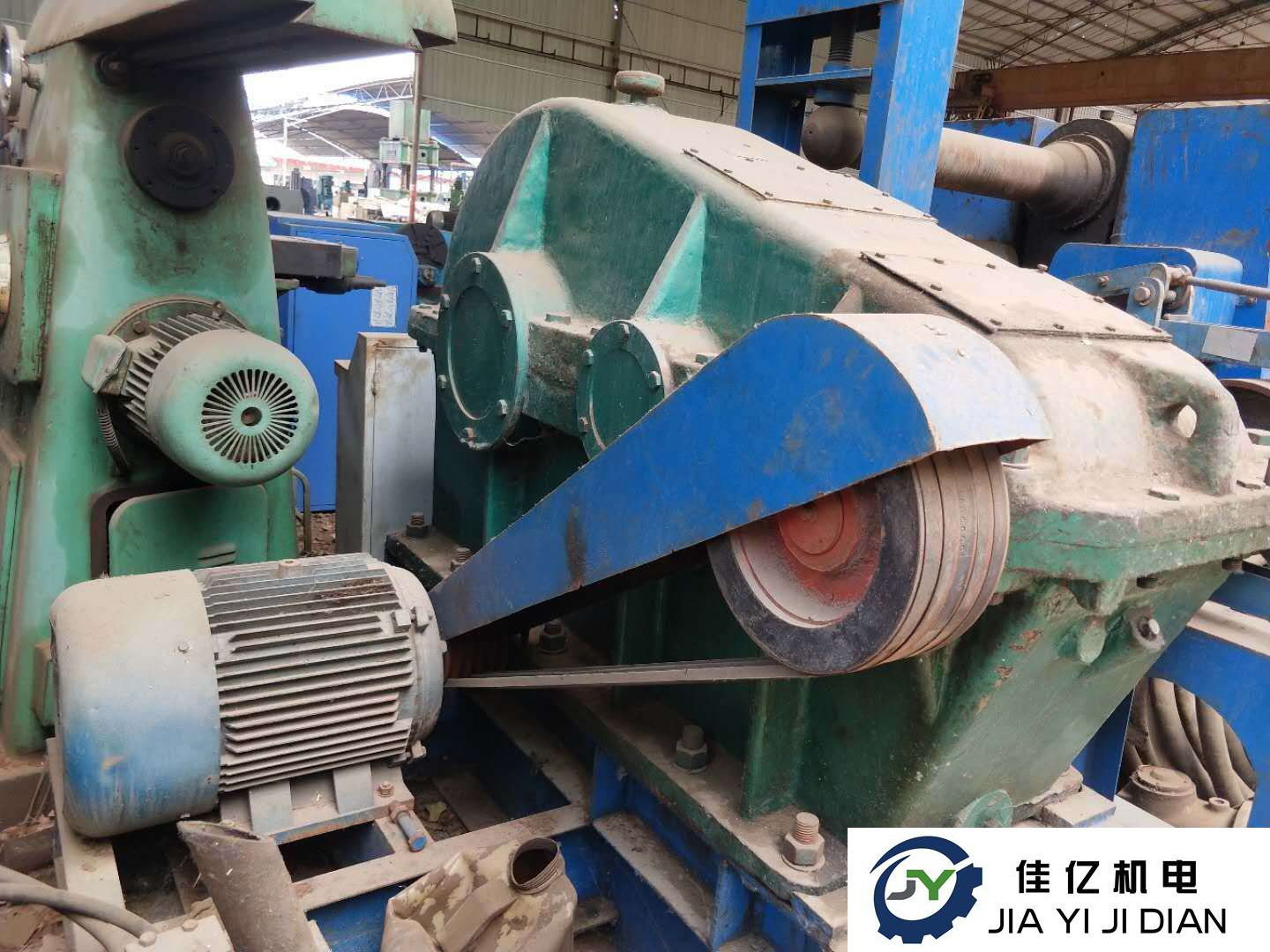 通遼鍛壓設(shè)備有限公司三輥卷板機W11--